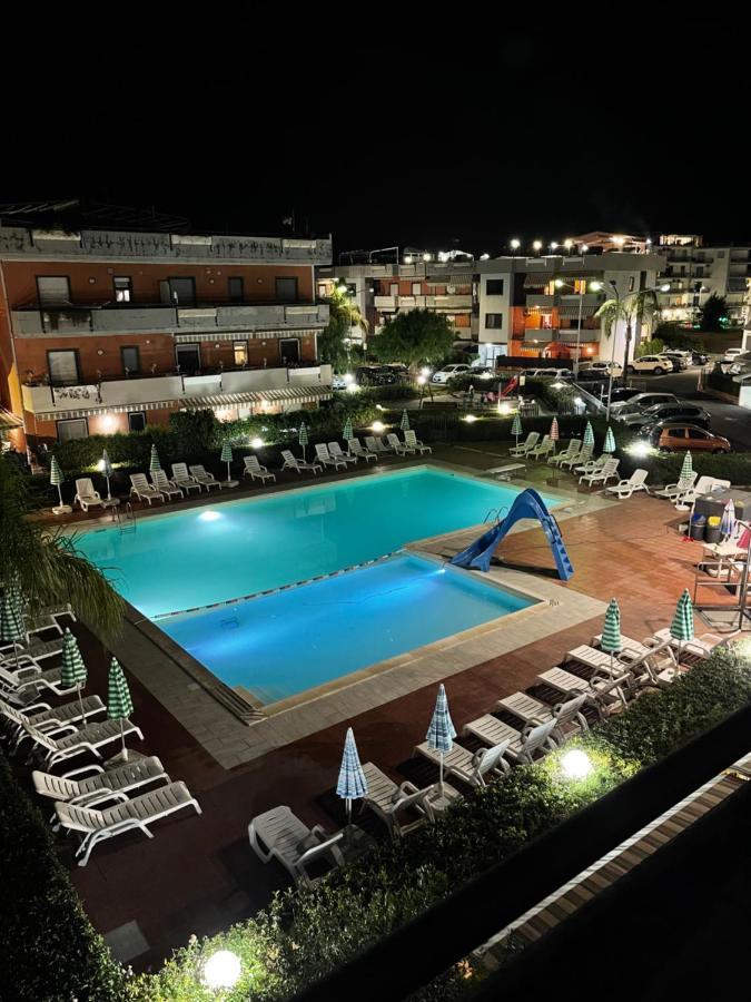 폰다첼로 Taormina Mare Piscina Fondachello 아파트 외부 사진
